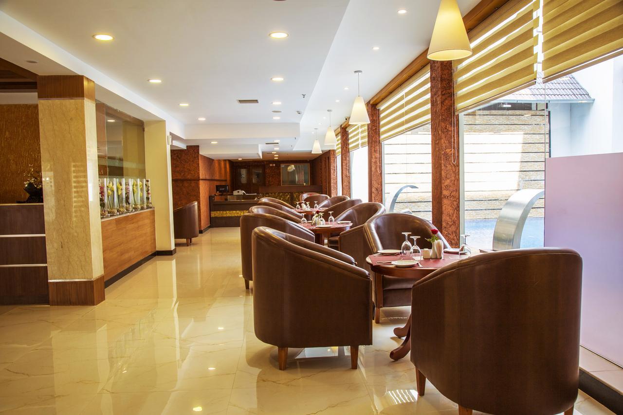 Hill Palace Hotel & Spa Kochi Eksteriør billede
